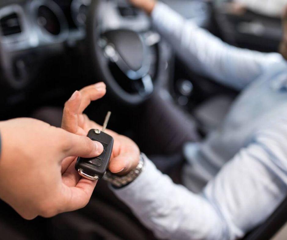 Rental Cars in Cluj with Manual Transmission: Why They Can Be a Very Suitable Choice?